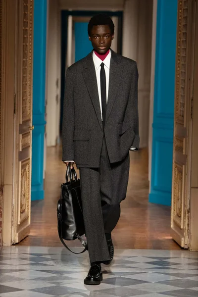 Look 35